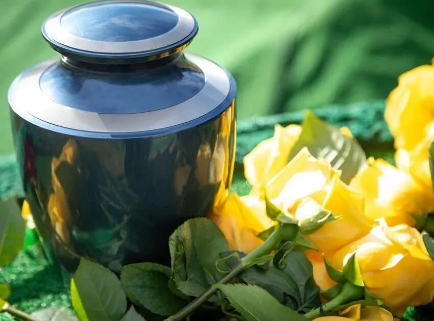 Czy kremacja jest tańsza? Sprawdź, ile naprawdę kosztuje pogrzeb