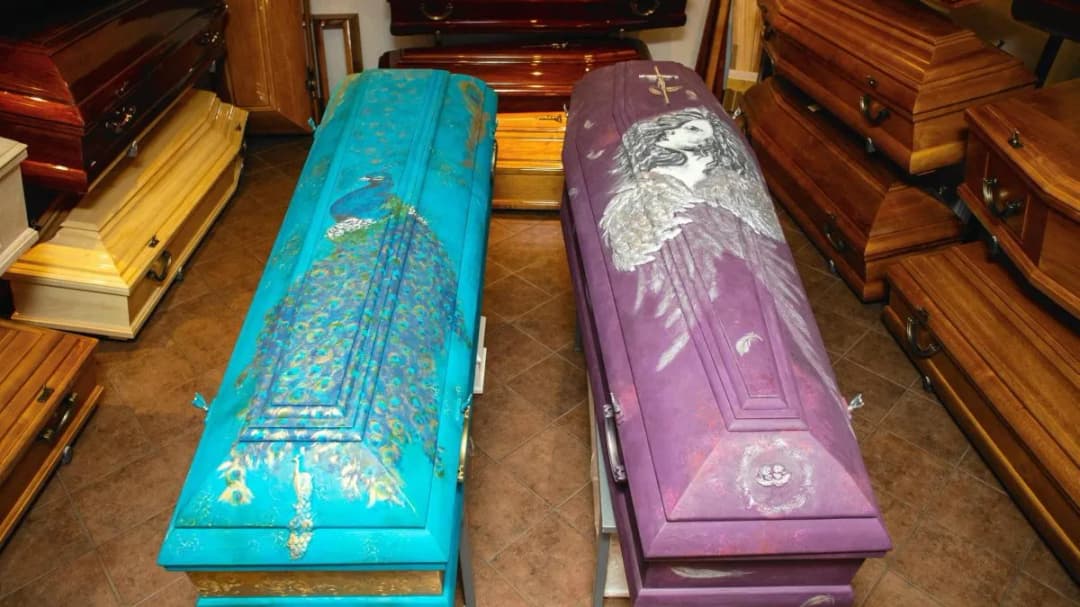 Ile kosztuje trumna do kremacji? Ceny i opcje, które musisz znać