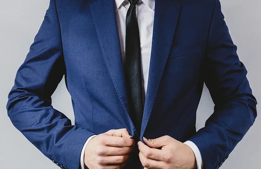 Czy do kremacji potrzebne jest ubranie? Poznaj ważne zasady i opcje