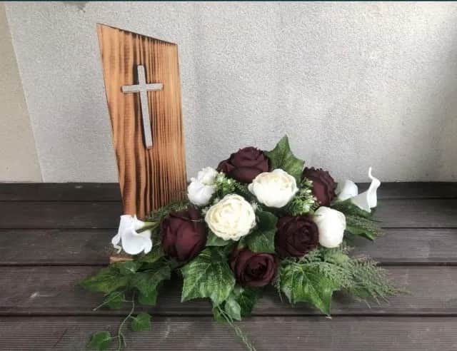 Jak udekorować grób na Wszystkich Świętych, aby uczcić pamięć bliskich