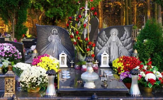 Ile kosztuje miejsce na cmentarzu? Ceny w różnych miastach Polski