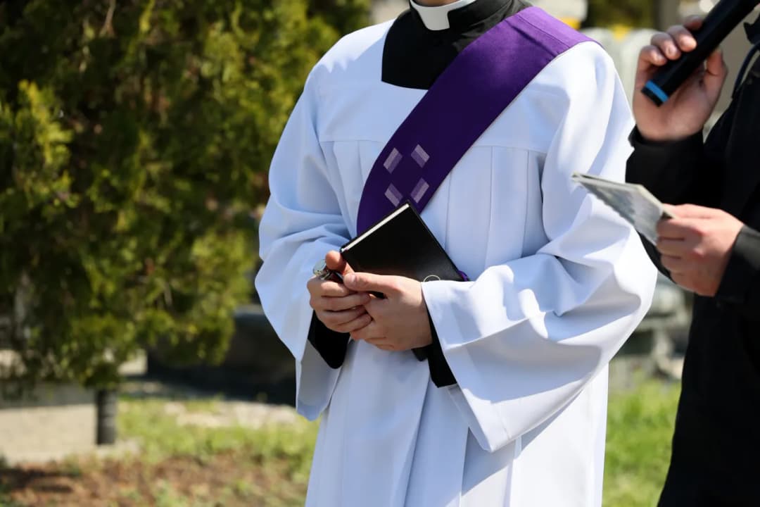 Ile kosztuje organista na pogrzebie? Ceny, które zaskoczą każdego