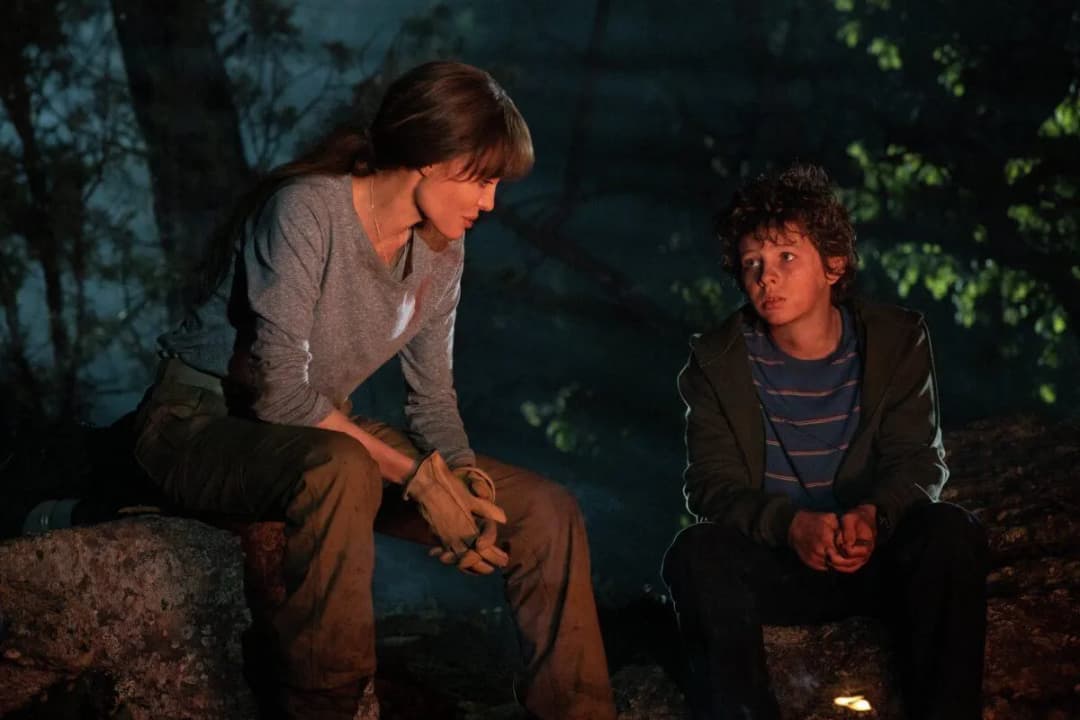 Ci którzy życzą mi śmierci - analiza filmu i roli Angeliny Jolie