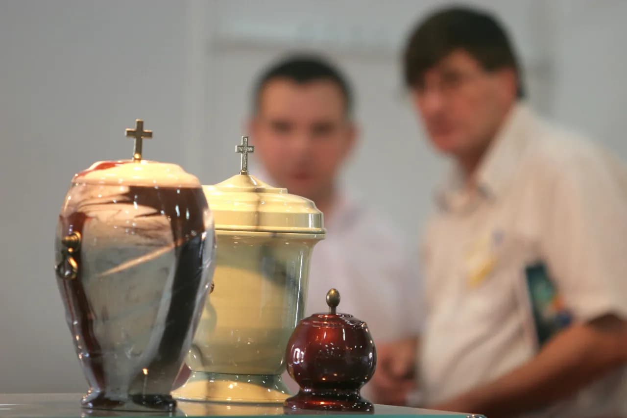 Czy kremacja jest po katolicku? Poznaj zasady i kontrowersje Czy kremacja jest po katolicku? Poznaj zasady i kontrowersje