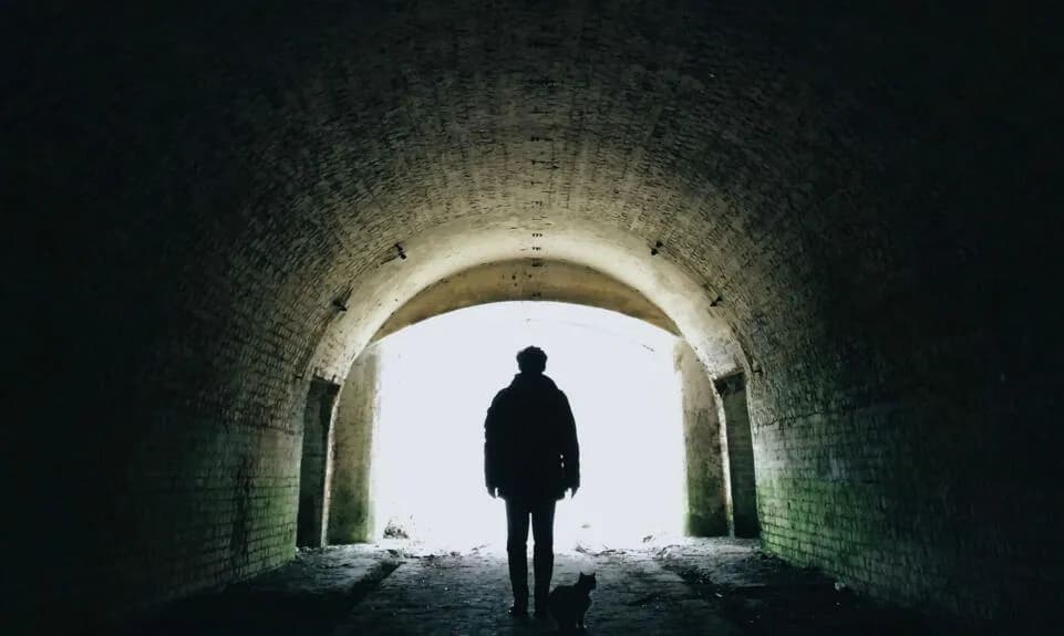 Co to jest śmierć kliniczna i dlaczego może być odwracalna?