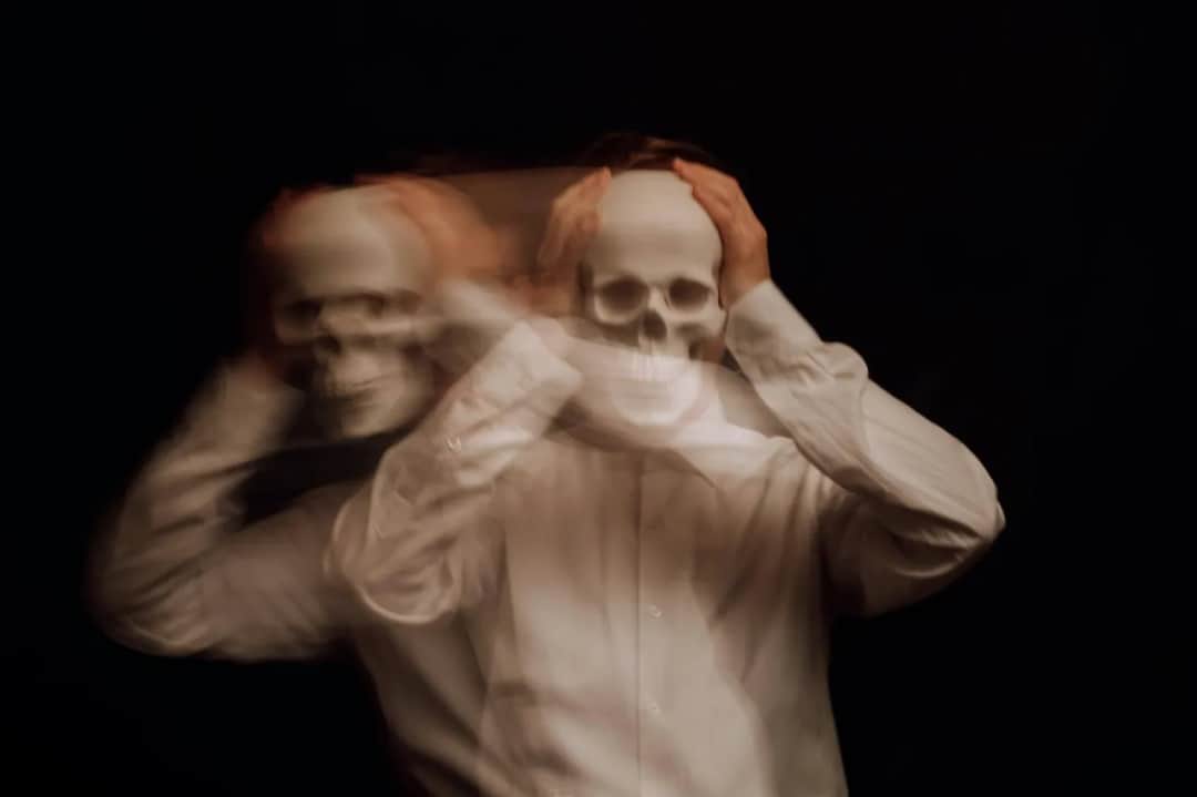 Czym jest śmierć? Zrozumienie medycznych i kulturowych aspektów