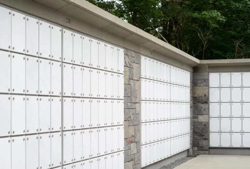 Ile kosztuje kremacja i urna? Sprawdź ceny i uniknij nieprzyjemnych niespodzianek