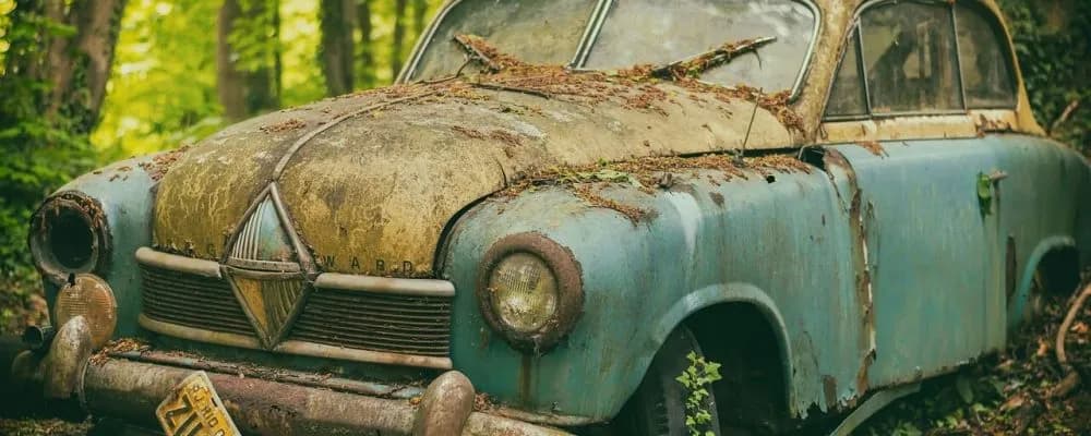 Kto dziedziczy samochód po śmierci właściciela? Sprawdź, co musisz wiedzieć